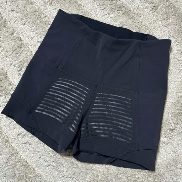 Lululemon Rogue Renegade High Rise Short 2.5" - Picture 3 of 6